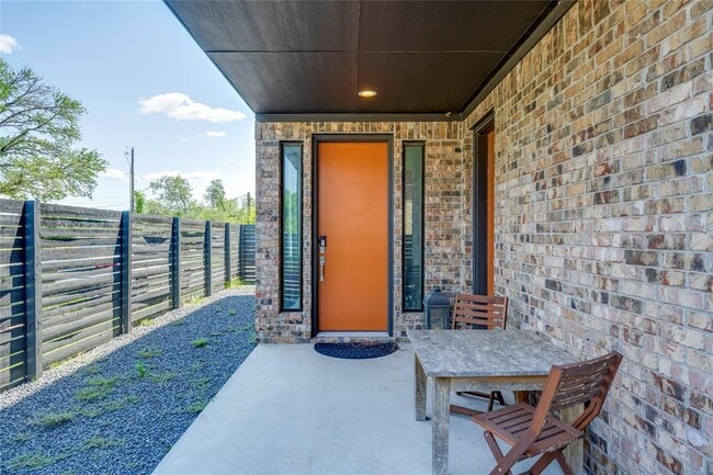 Building Photo - 5002 Pecan Springs Rd