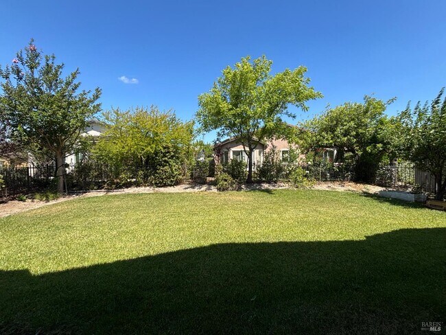 Building Photo - 505 Marianna Pl