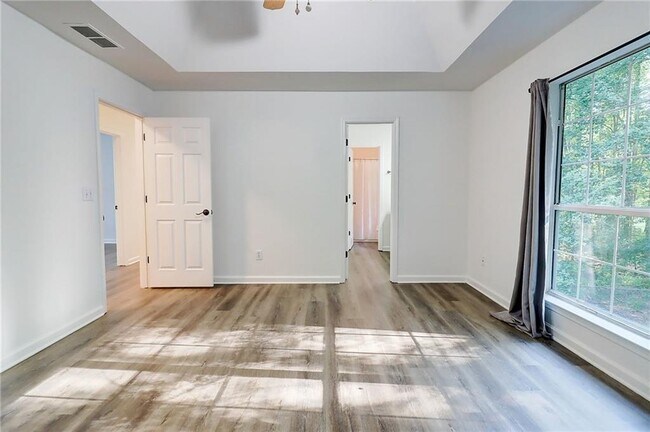 Building Photo - 3347 Camens Way NE
