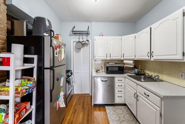 Building Photo - 2 Pearl St Pl