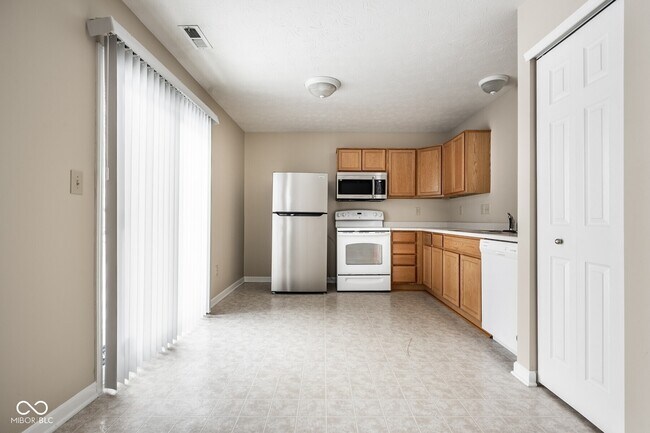 Building Photo - 11194 Black Gold Dr