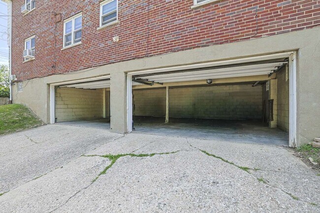 Building Photo - 3470 Brotherton Rd