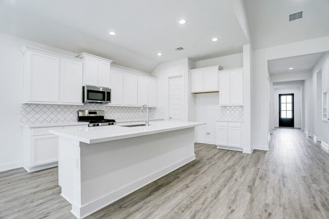 Building Photo - 3003 Lago Costa Dr