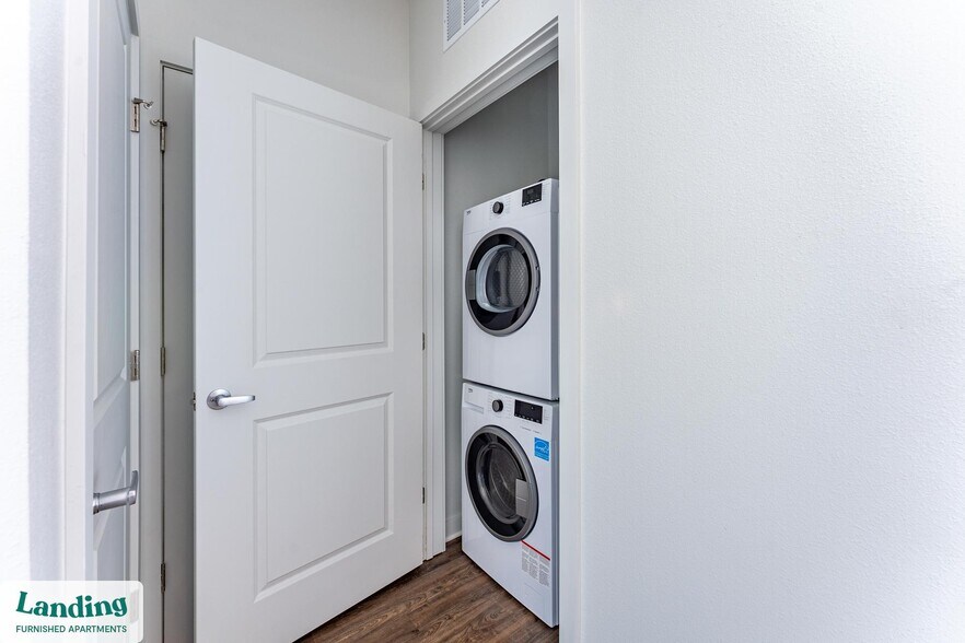 Building Photo - 1225 Utica Dr