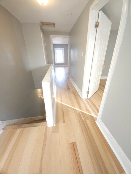 Building Photo - 214 Hermitage St