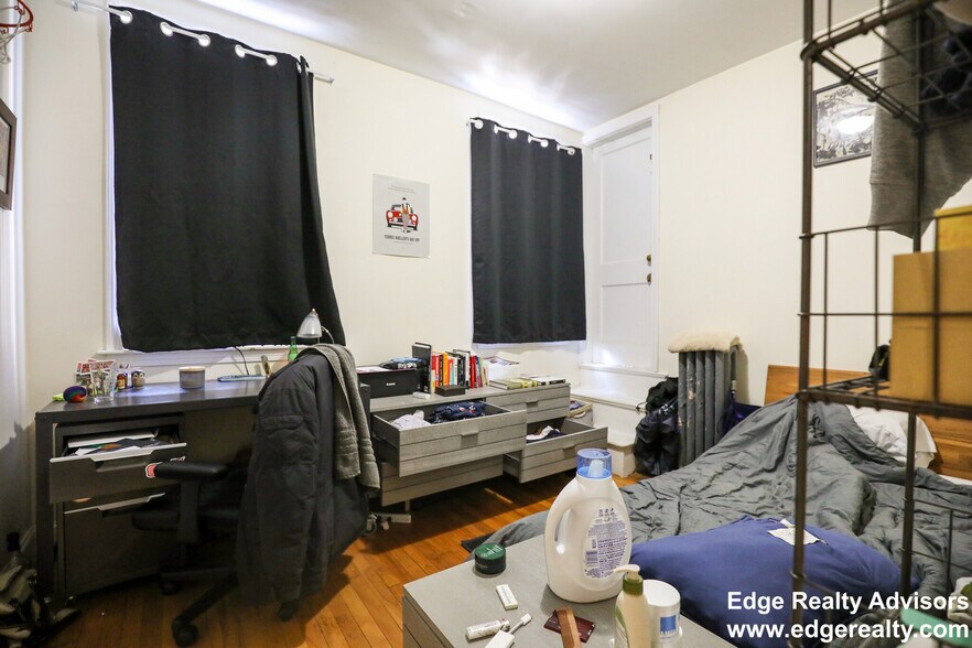 Building Photo - 60 Egmont St