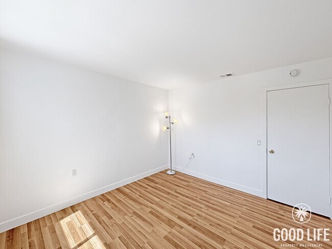 Building Photo - Beautiful 3BD/2BA House in Encanto W/ A/C, W/D, 2-Car Garage, Large Front & Backyard!