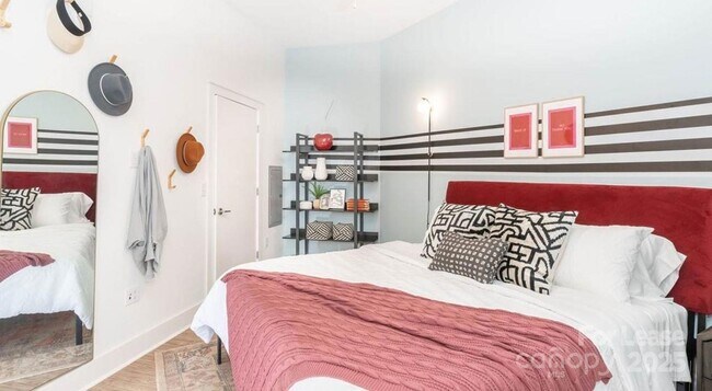 Building Photo - 650 E Brooklyn Vlg Ave