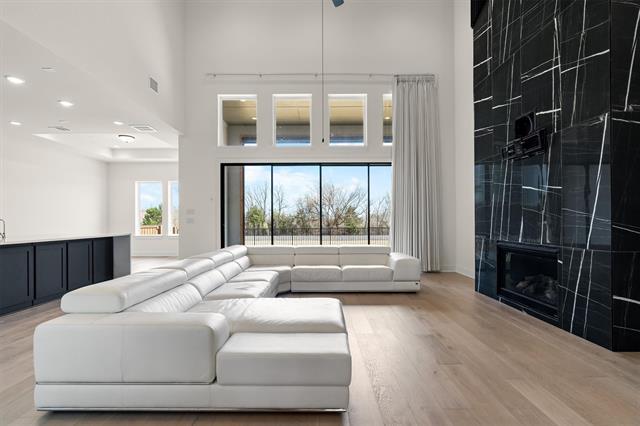 Building Photo - 1161 Rochester Pl