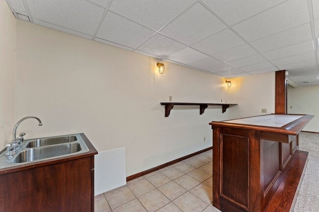 Building Photo - 652 Saddlebrook Dr