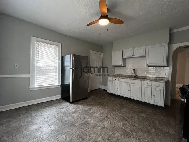 Building Photo - 2602 Vega Ave