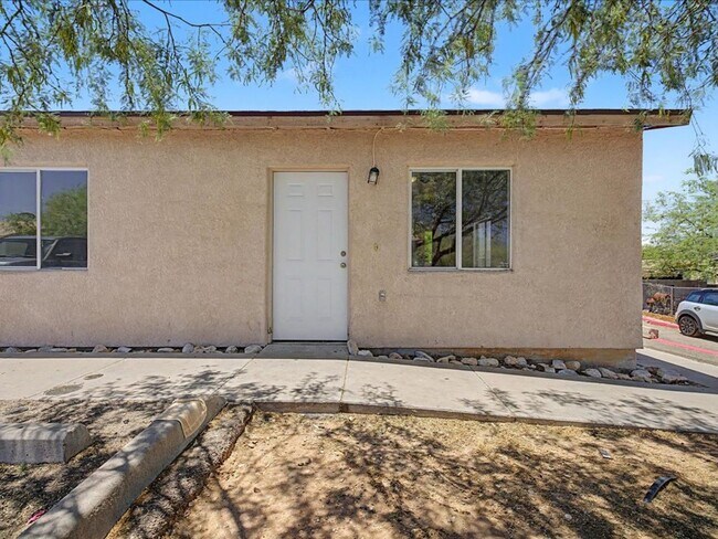 Building Photo - 81 E Laguna St