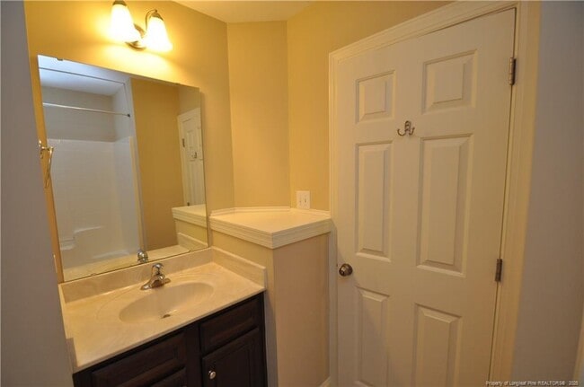 Building Photo - 409 Braxman Ln