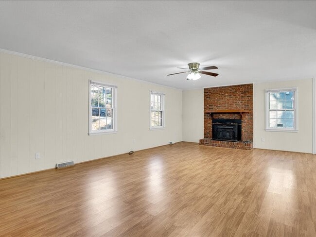 Building Photo - 109 Elcon Dr