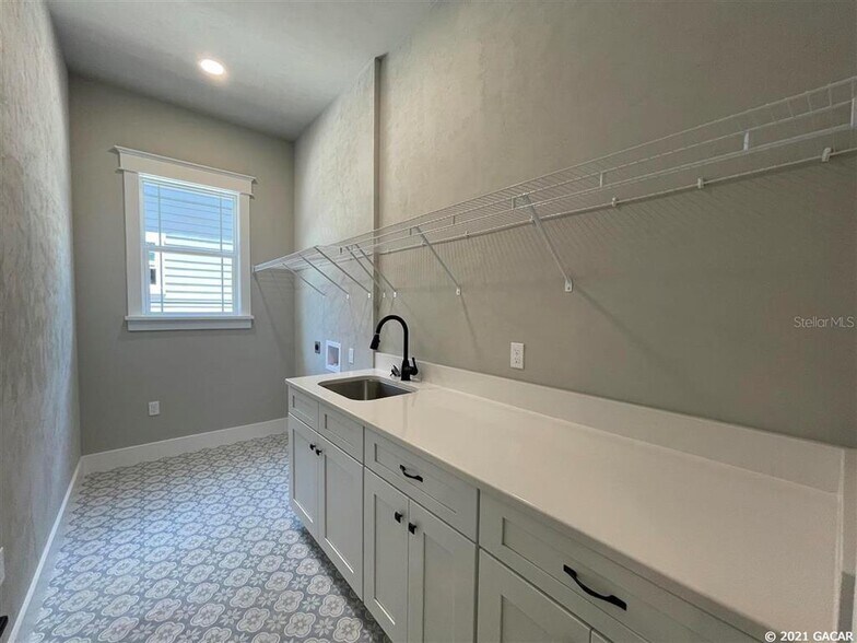 Building Photo - 2520 NW 48th Ter