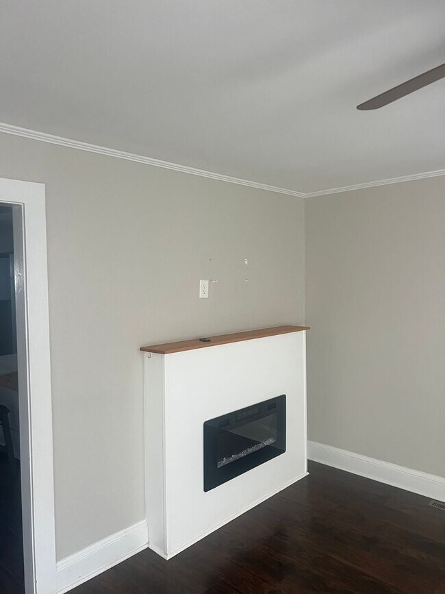 Building Photo - 2301 S Ridge Ave