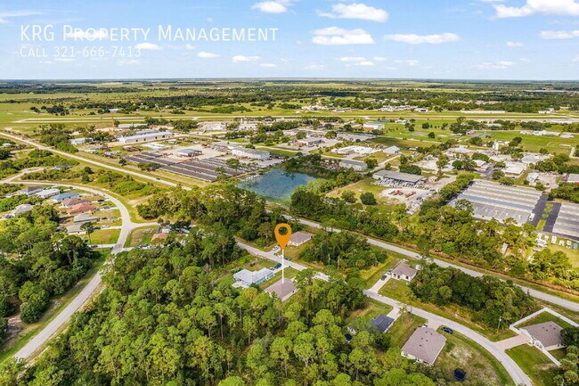 Building Photo - 3020 N Lakewood Rd