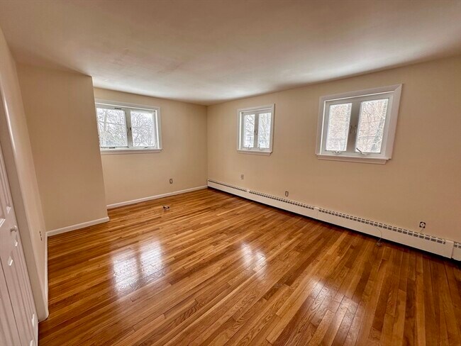 Building Photo - 9 Flagg Dr