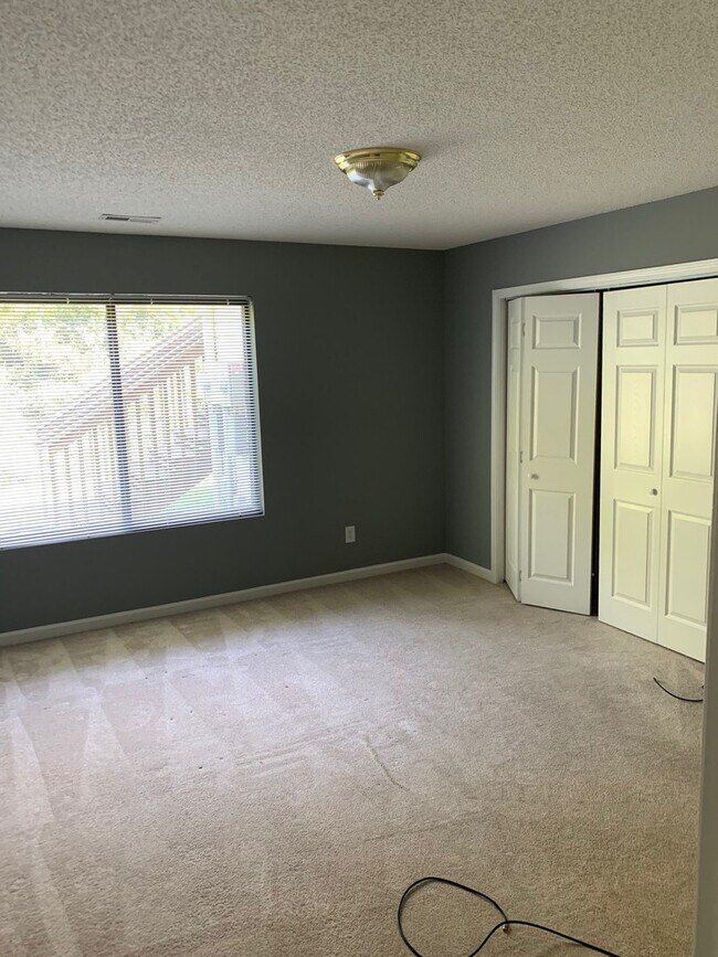 Building Photo - BEAUTIFUL 2 BED/ 2 BATH CONDO Coming Soon!!!