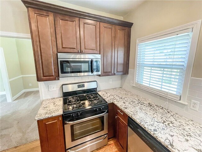 Building Photo - 1598 Brentwood Dr