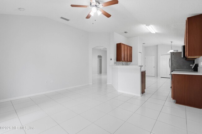 Building Photo - 9847 Sailor Dr