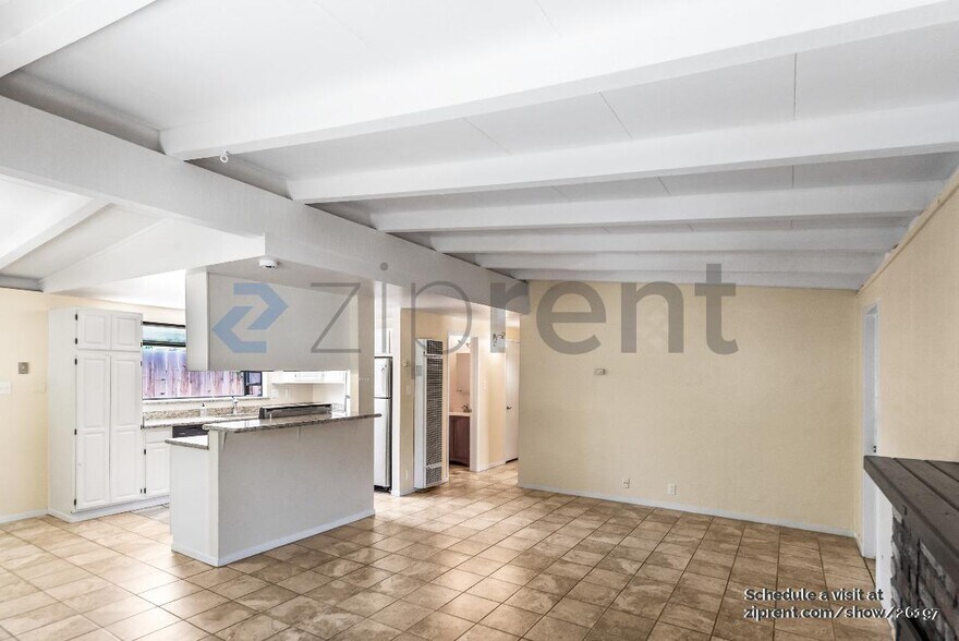 Building Photo - 499 Pebble Dr