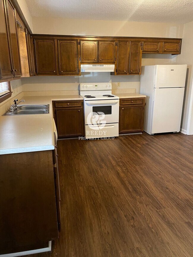 Building Photo - 138 Hidden Hill Rd