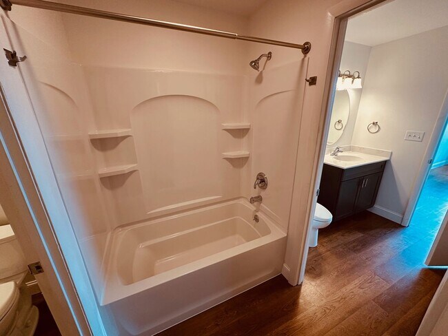 Building Photo - 40 Grant St