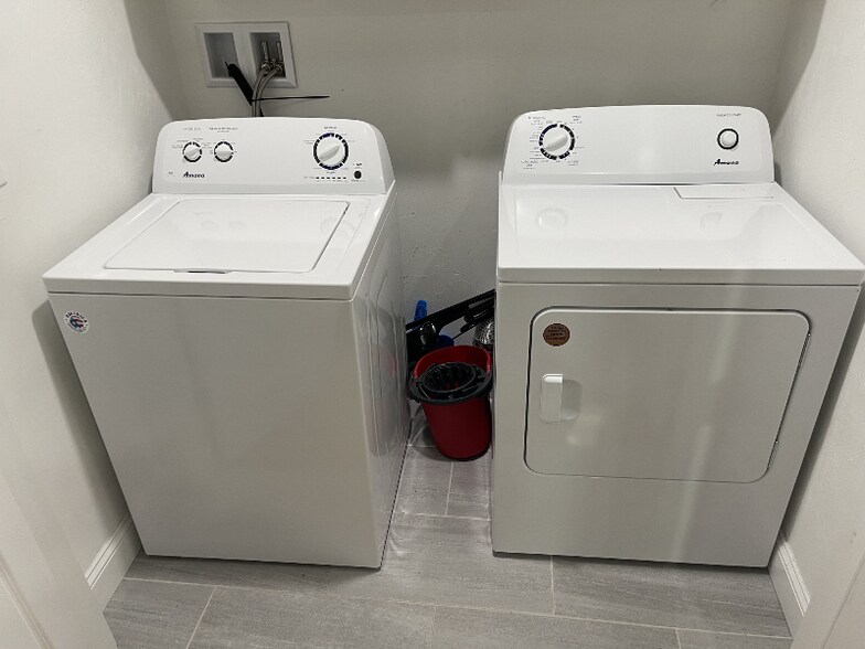 Building Photo - 158B Beacon St