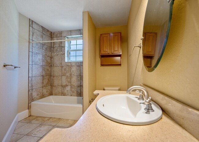 Building Photo - 2145 Ridgecrest Cir