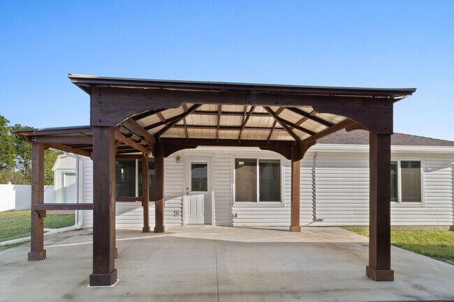 Building Photo - 8778 Faye Ct