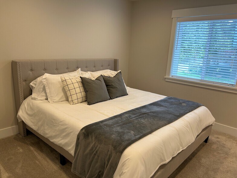 Building Photo - 3016 Memory Ln