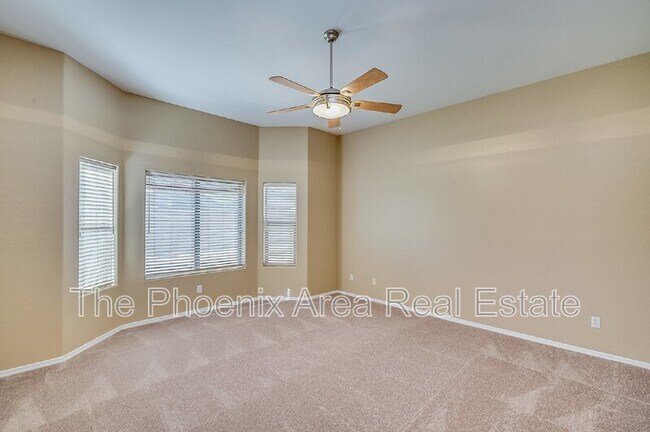 Building Photo - 940 S Silverado St