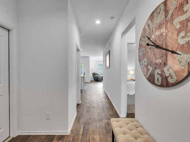 Building Photo - 2521 Honey Nest Ln