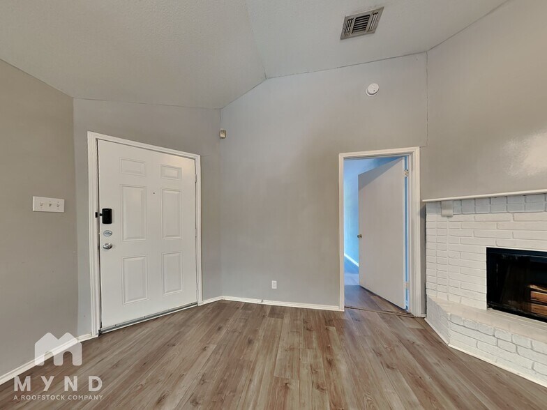 Building Photo - 6006 Ashley Spring