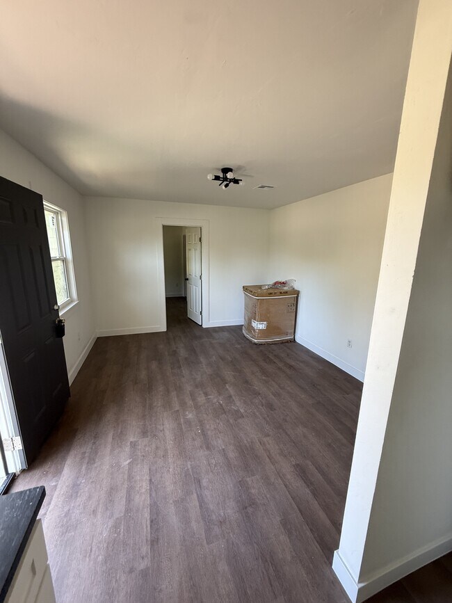 Building Photo - 108 Glenhaven Dr