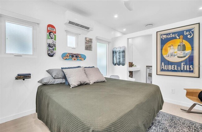 Building Photo - 747 2nd St N