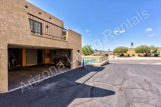 Building Photo - FURNISHED CONDO WITH POOL