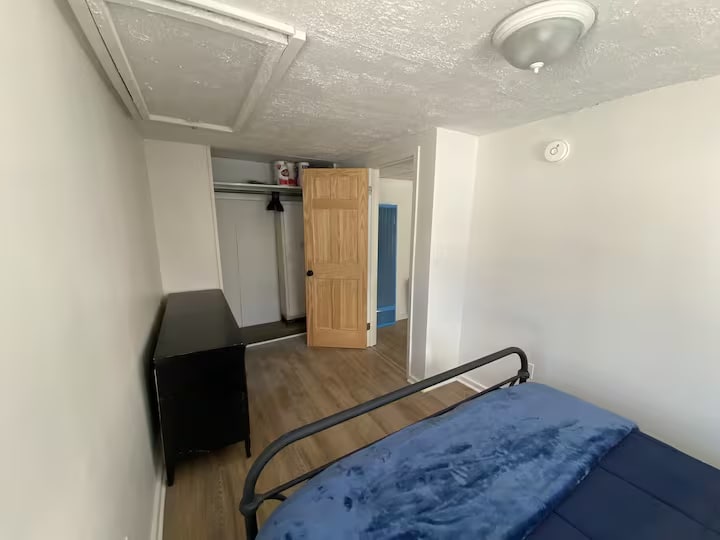 Building Photo - 115 Mckenzie St