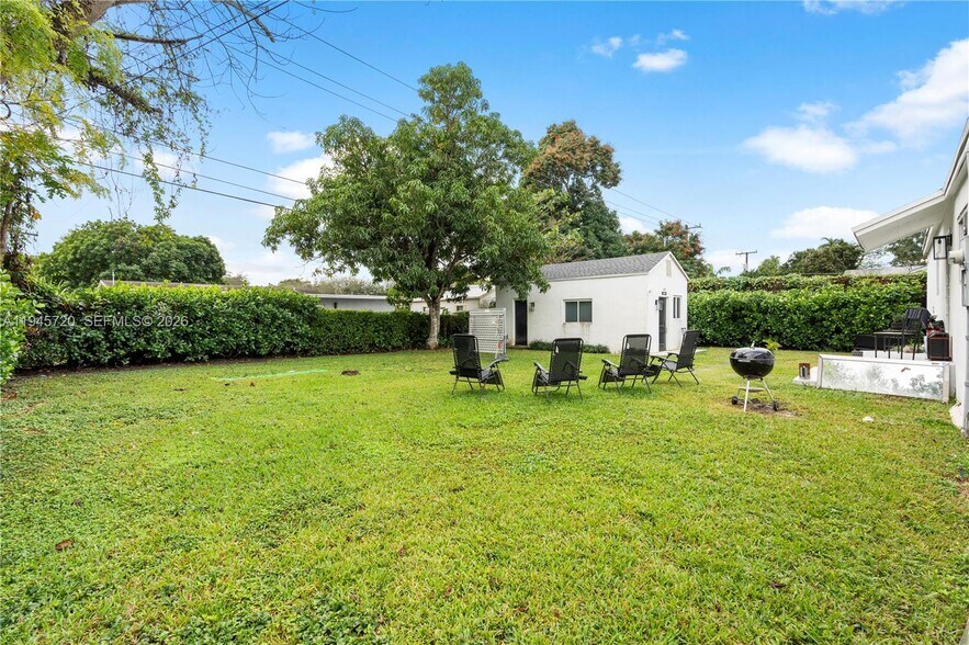 Building Photo - 5854 SW 62nd St