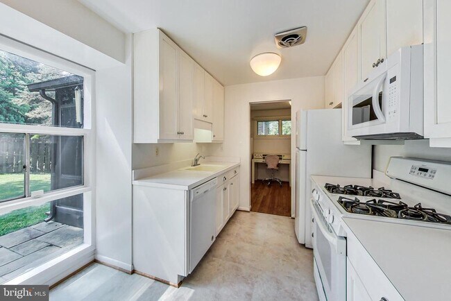 Building Photo - 6515 E Halbert Rd