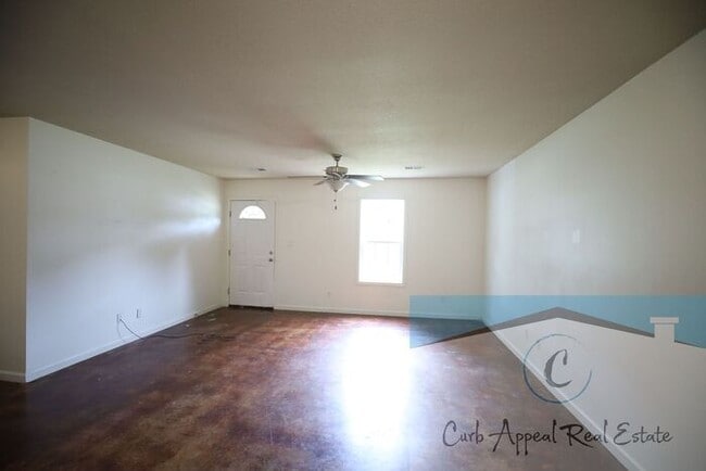 Building Photo - Beautiful 3 bed / 2 bath home - Brookland!