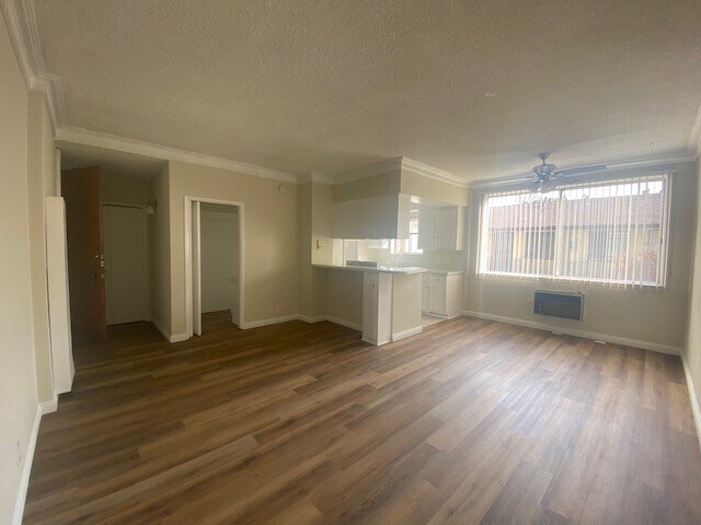 Building Photo - 303 Commonwealth Ave