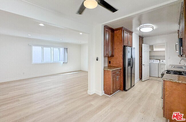 Building Photo - 2607 Abbot Kinney Blvd