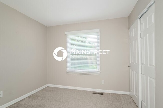 Building Photo - 3 Bedroom Pet-Friendly Home in St Peters, MO with Main Street Renewal