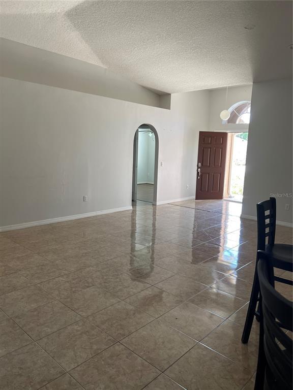 Building Photo - 5524 Sycamore Canyon Dr