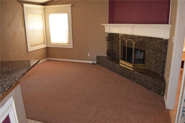 Building Photo - 512 Rosewood Ln