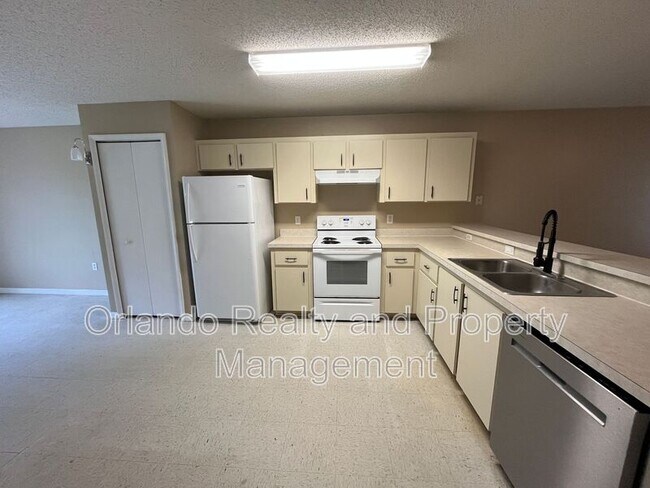 Building Photo - 550 Imperial Pl