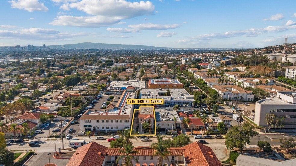 Building Photo - 1715 Termino Ave