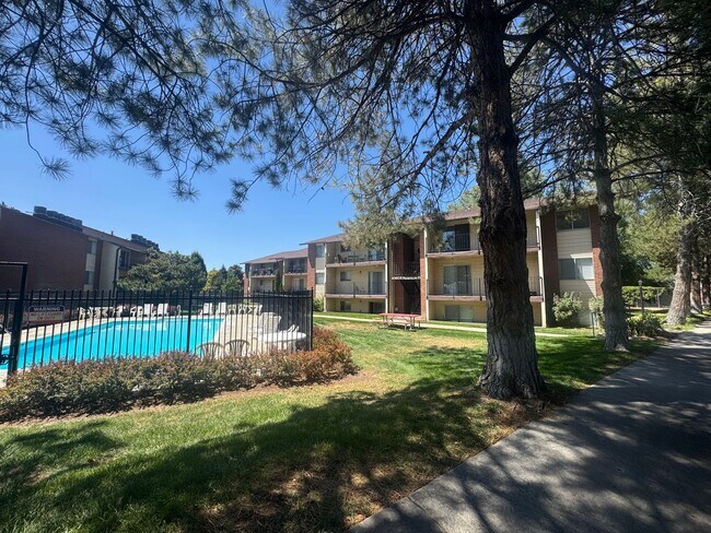 Building Photo - 2 bed/2 bath in Millcreek-**Move in Special-1/2 off first month**